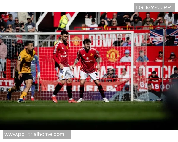 德甲热刺逆转曼联3-2全场沸腾争议判罚引发热议