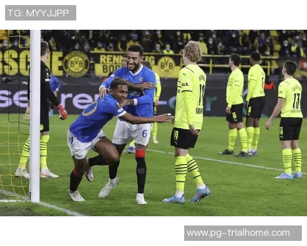 意甲激战：里昂狂胜多特蒙德6-2乌龙球瞬间点燃全场激情