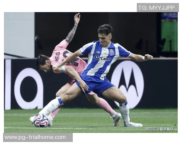 欧联杯激战波尔图与莱比锡战成平局精彩瞬间引发全场热烈反响 欧联杯激战波尔图与莱比锡战成平局精彩瞬间引发全场热烈反响