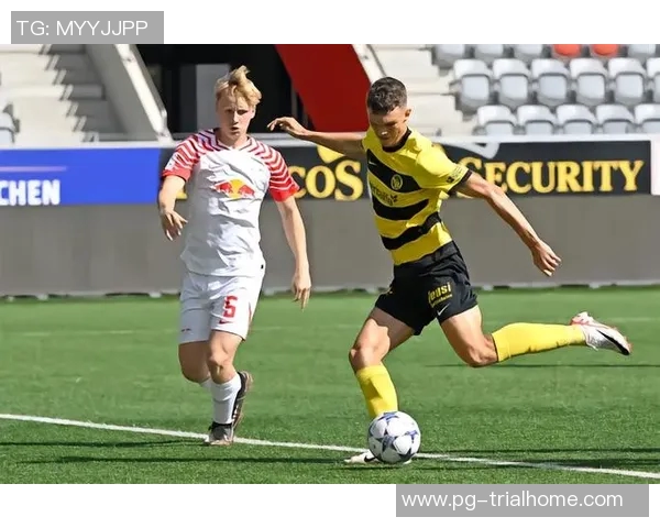 欧冠激战曼联与莱比锡握手言和精彩瞬间引发全场热烈反响