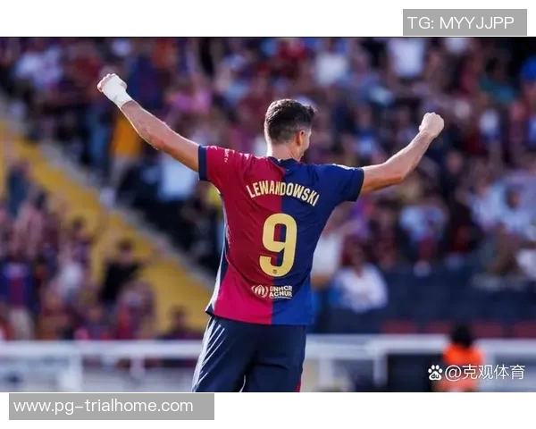 德甲激战：里昂6-2狂胜巴萨争议判罚引发全场热议