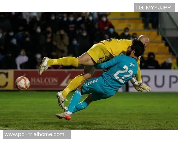 国王杯精彩对决那不勒斯与莱比锡激战成平局乌龙球成比赛转折点